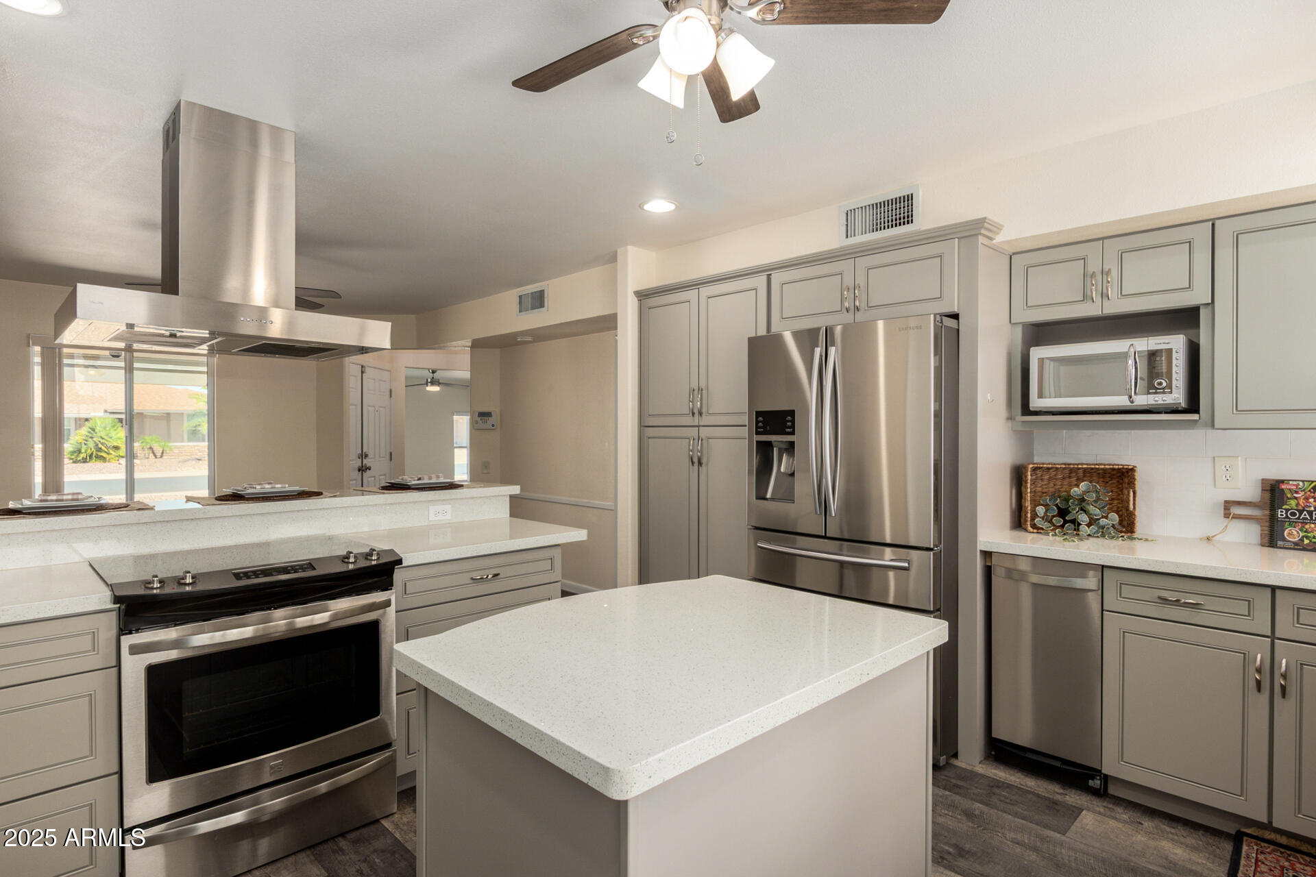 9513 W TIMBERLINE Drive
