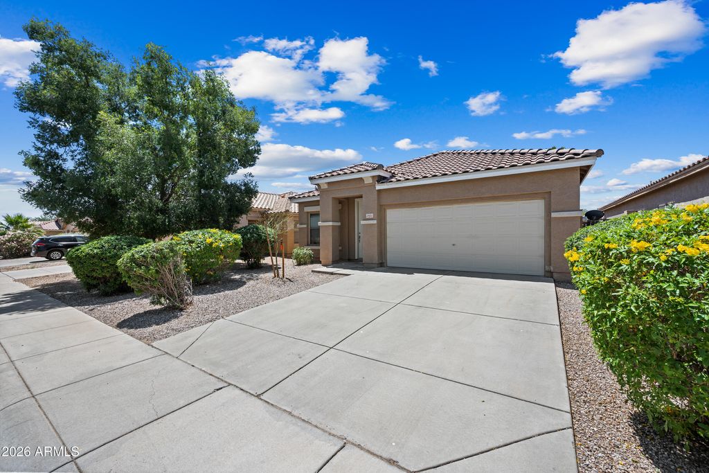 Photo of 2821 W Santa Cruz Avenue, San Tan Valley, AZ 85144 (MLS # 7032614)