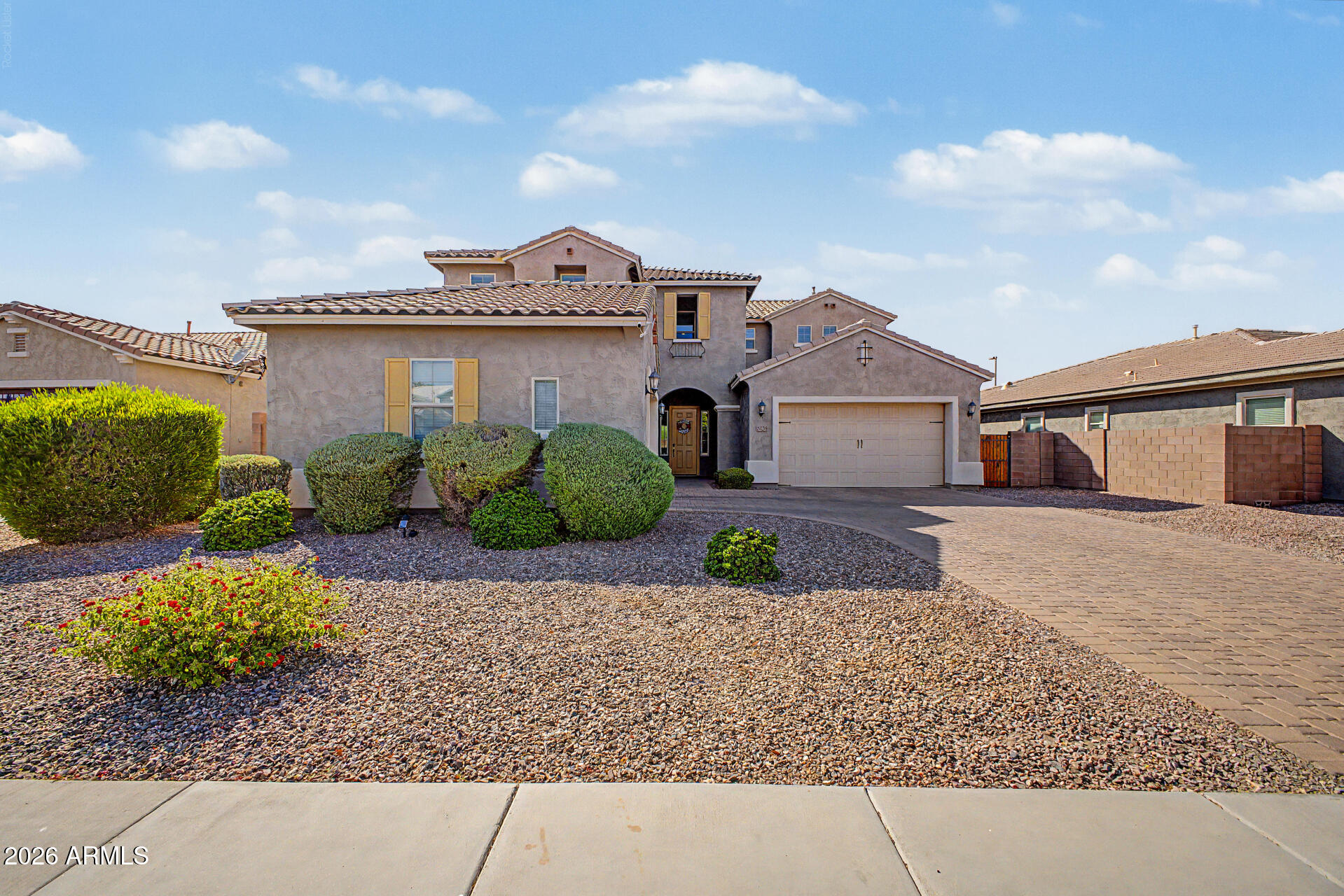 2528 E TOMAHAWK Court