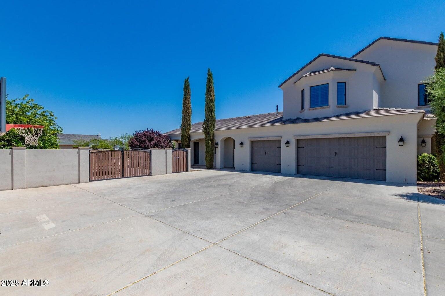 2710 E CATTLE Drive