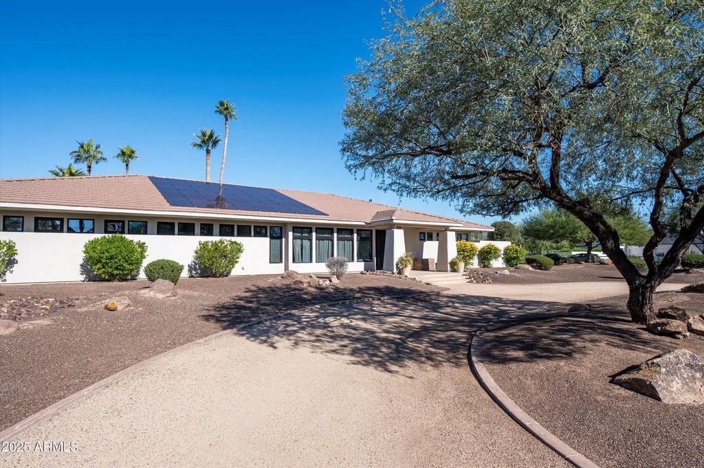 Photo of 8038 E Desert Cove Avenue, Scottsdale, AZ 85260 (MLS # 6955988)