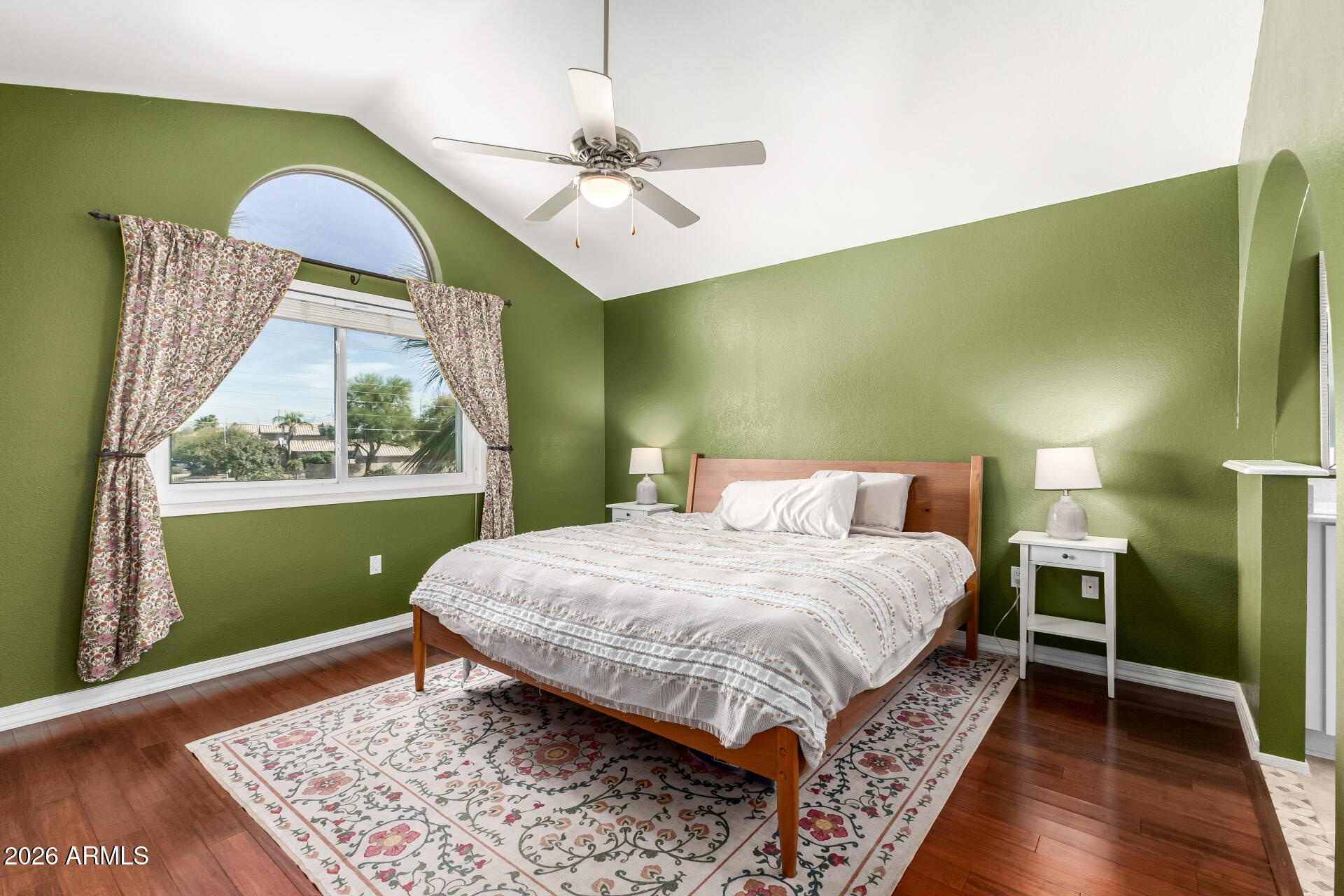 525 N REDROCK Street