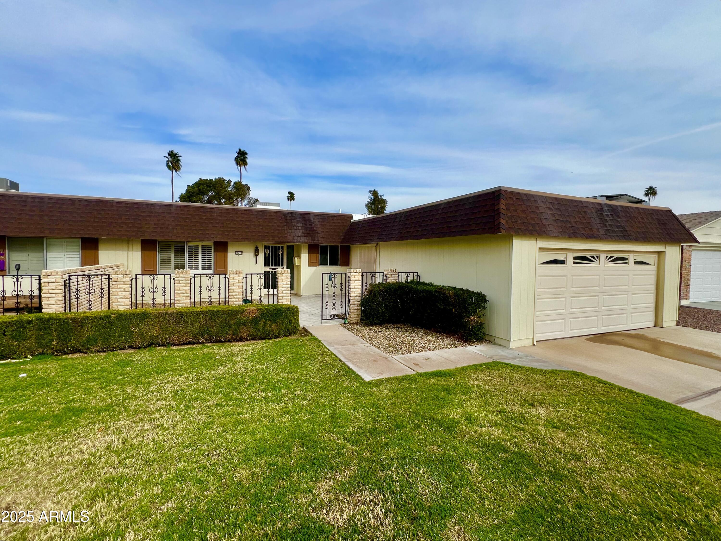 10416 W PRAIRIE HILLS Circle