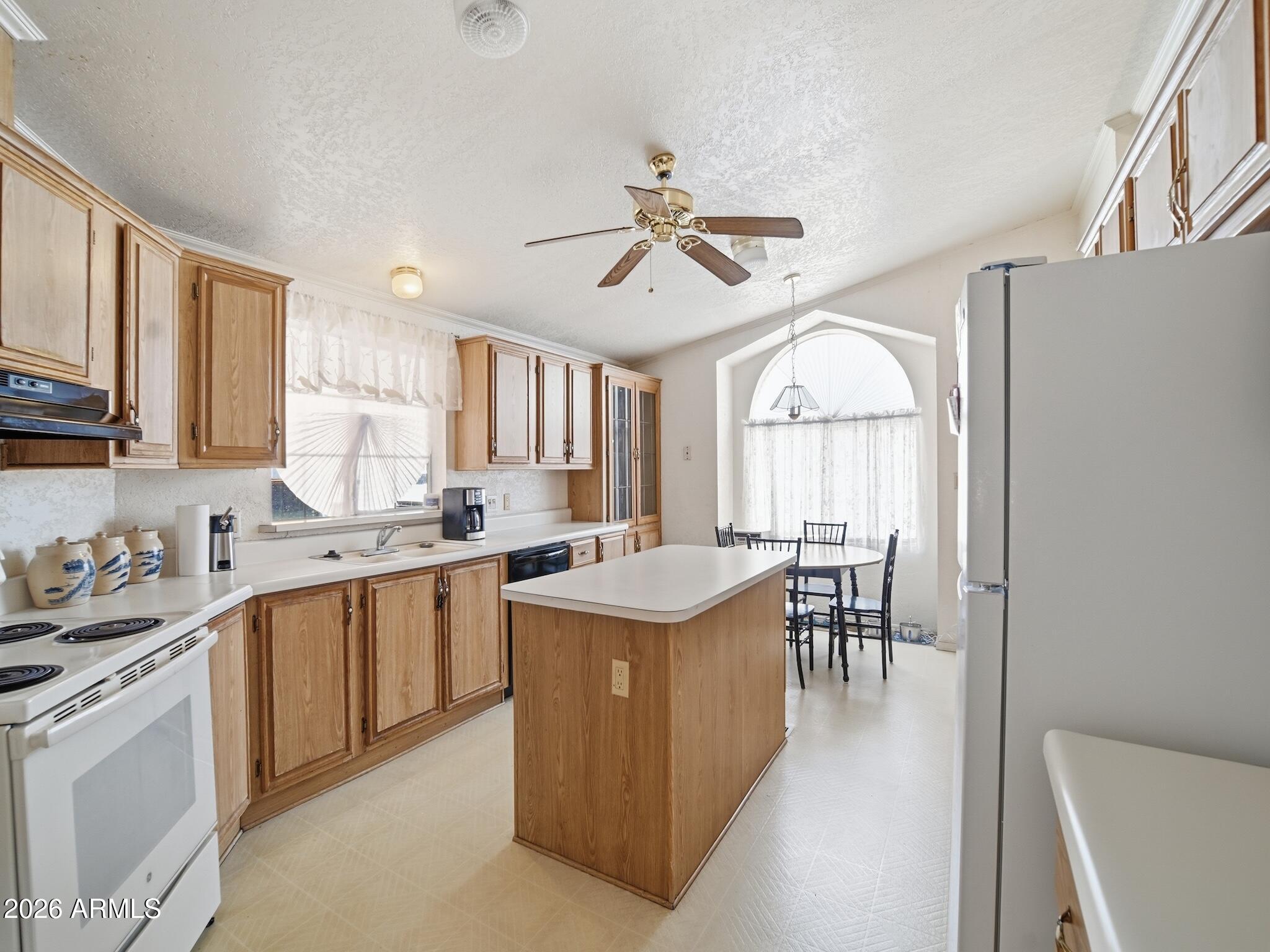 3901 E Pinnacle Peak Road -- 305
