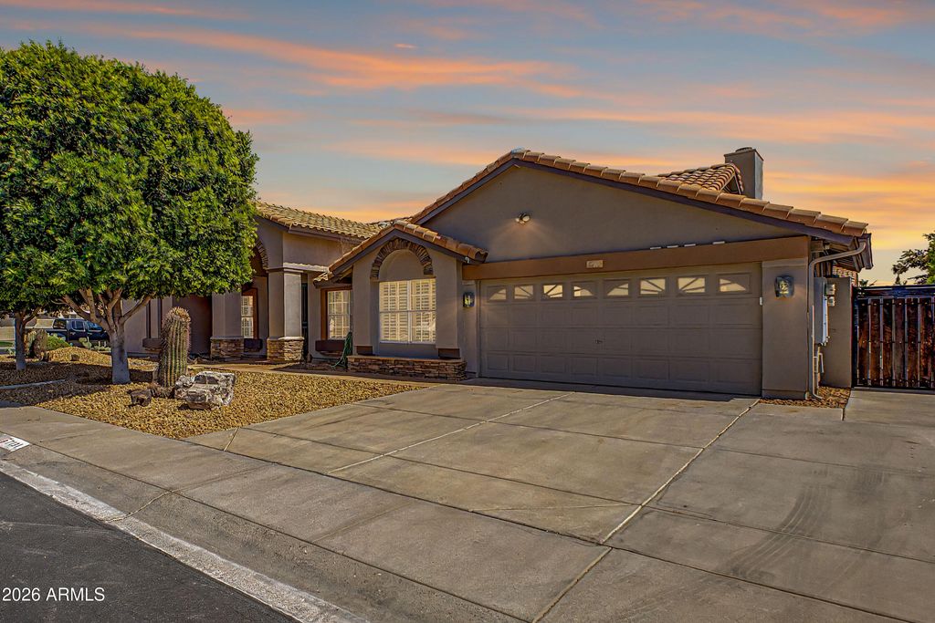 Photo of 7131 W Voltaire Avenue, Peoria, AZ 85381 (MLS # 7022258)