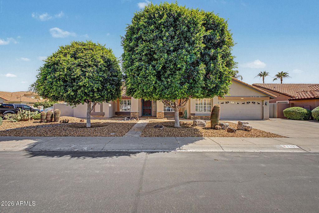 Photo of 7131 W Voltaire Avenue, Peoria, AZ 85381 (MLS # 7022258)