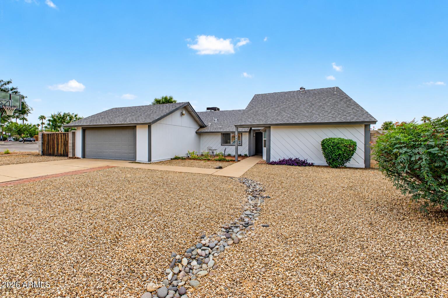 4401 W GELDING Drive