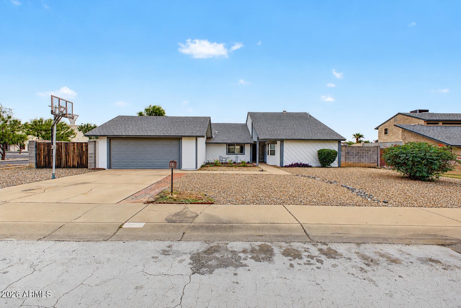 4401 W GELDING Drive