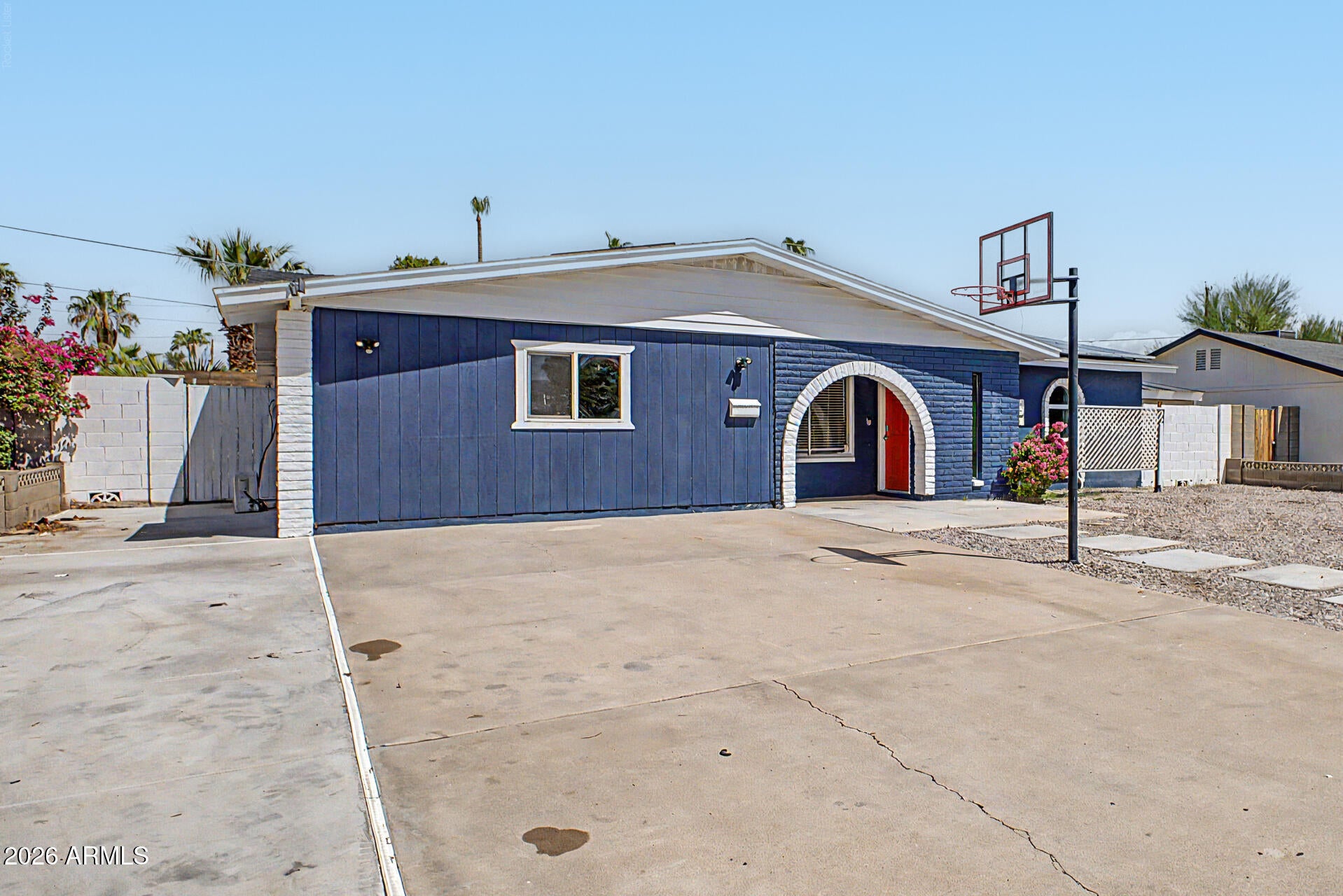 3224 E SWEETWATER Avenue