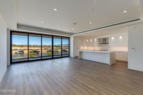 6587 N PALMERAIE Boulevard 2011 Phoenix AZ 85001