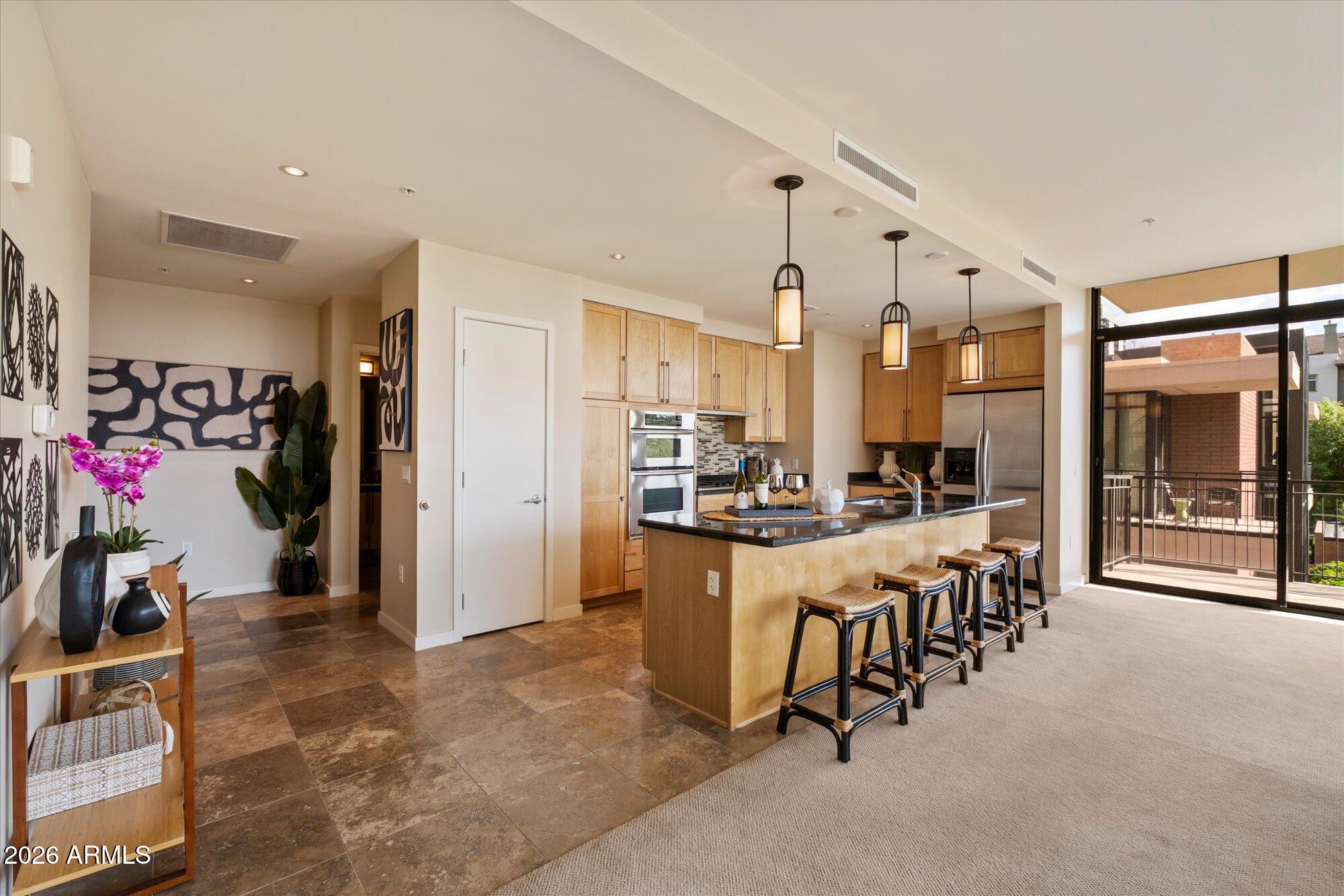 Phoenix, Arizona, 85003, United States, 2 Bedrooms Bedrooms, ,2 BathroomsBathrooms,Residential,Active,2028777