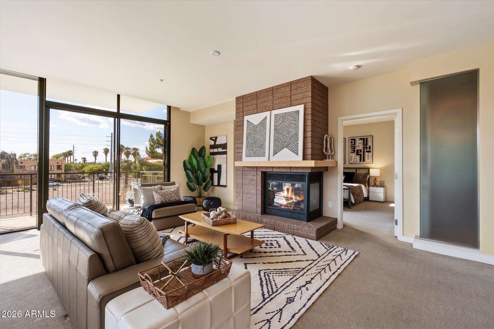 Phoenix, Arizona, 85003, United States, 2 Bedrooms Bedrooms, ,2 BathroomsBathrooms,Residential,Active,2028777