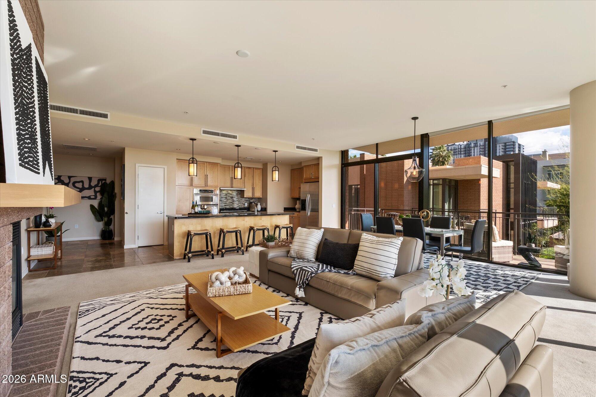 Phoenix, Arizona, 85003, United States, 2 Bedrooms Bedrooms, ,2 BathroomsBathrooms,Residential,Active,2028777