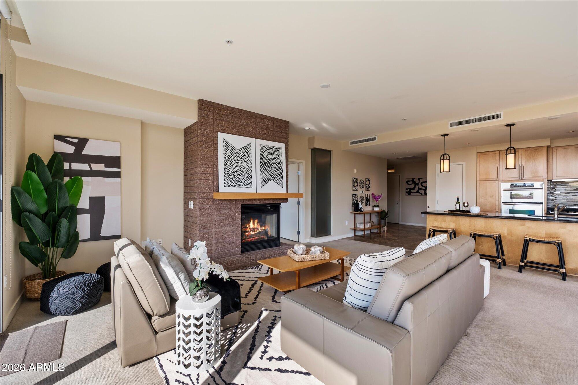 Phoenix, Arizona, 85003, United States, 2 Bedrooms Bedrooms, ,2 BathroomsBathrooms,Residential,Active,2028777