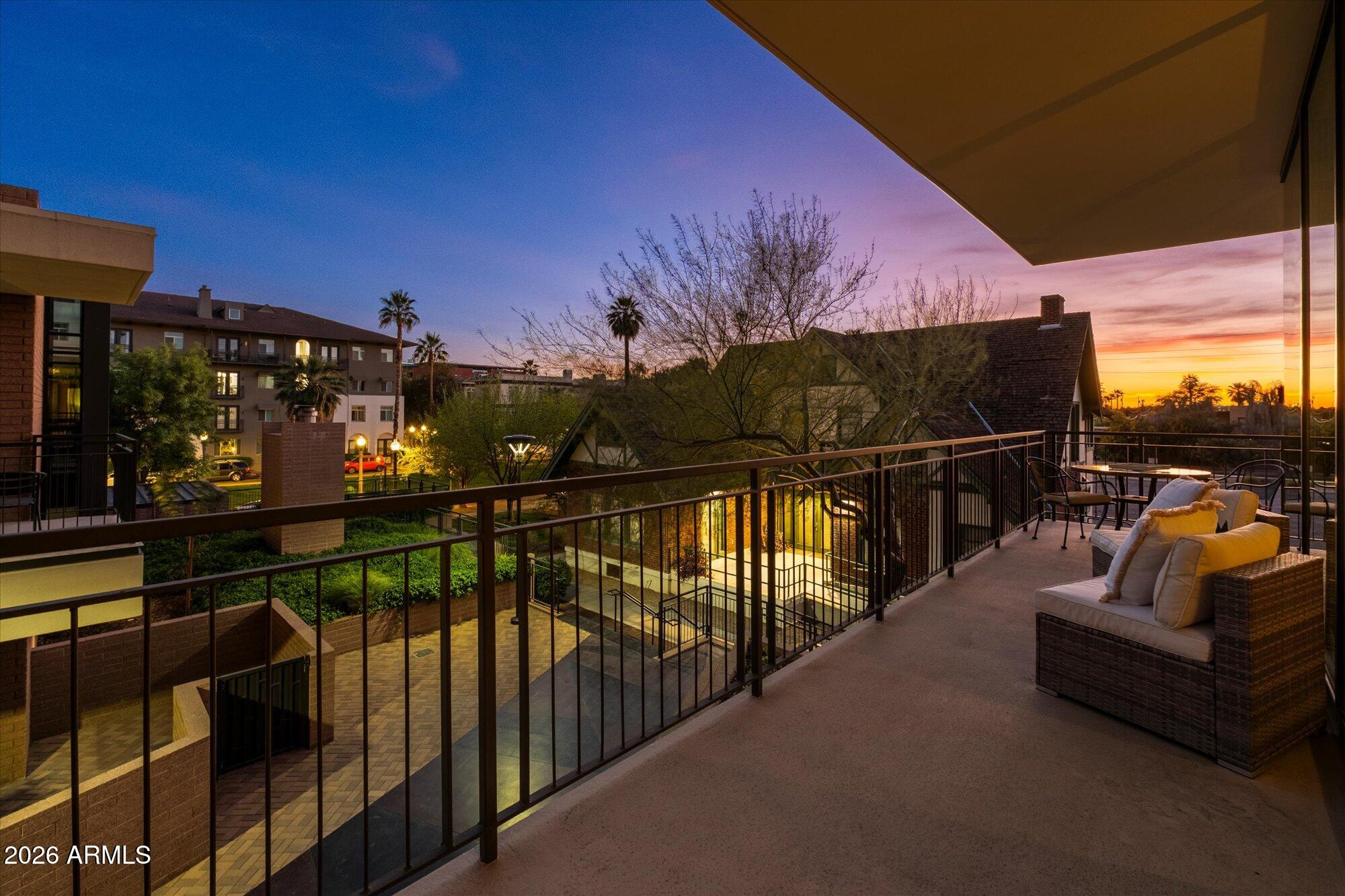 Phoenix, Arizona, 85003, United States, 2 Bedrooms Bedrooms, ,2 BathroomsBathrooms,Residential,Active,2028777