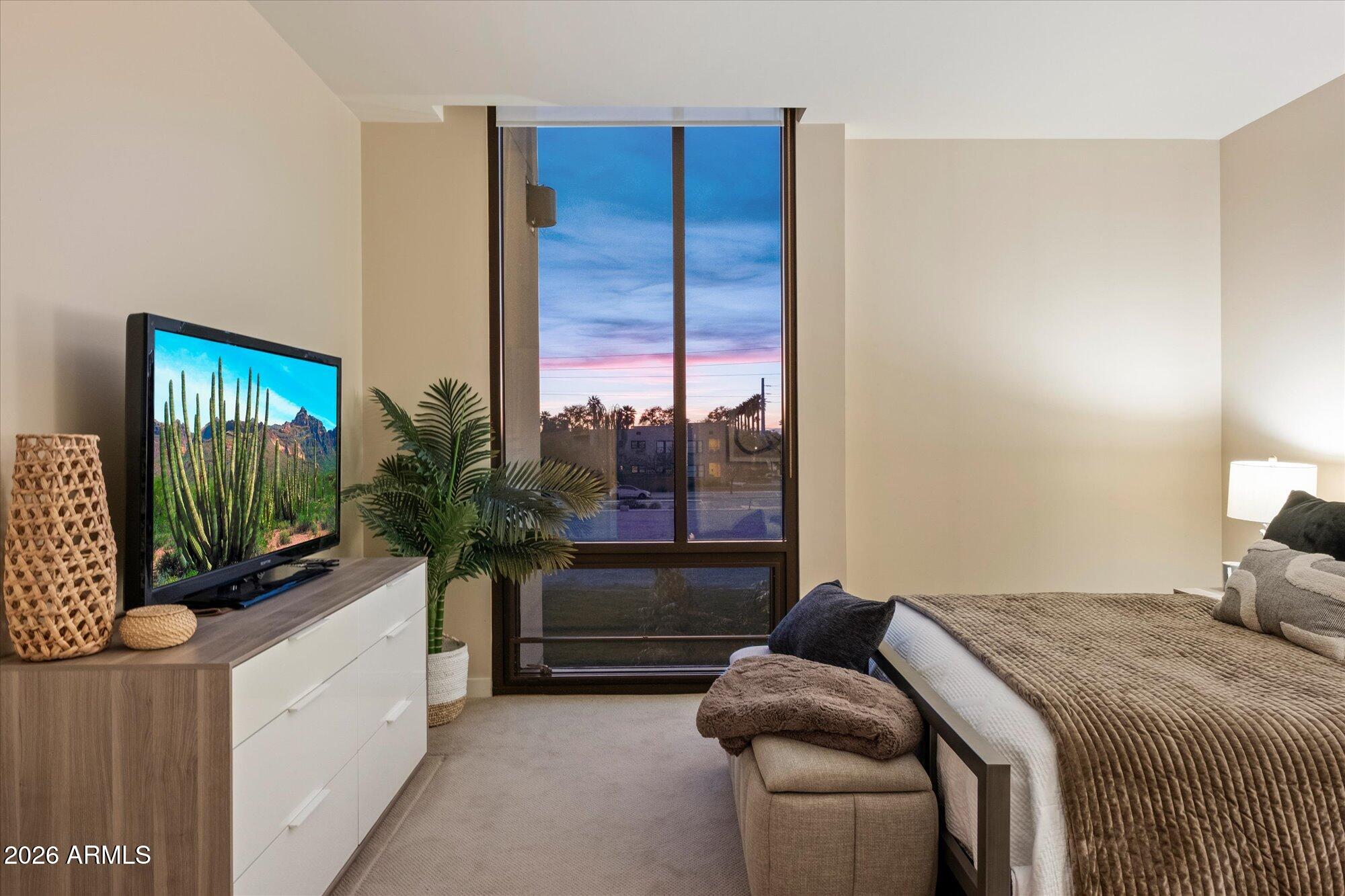 Phoenix, Arizona, 85003, United States, 2 Bedrooms Bedrooms, ,2 BathroomsBathrooms,Residential,Active,2028777