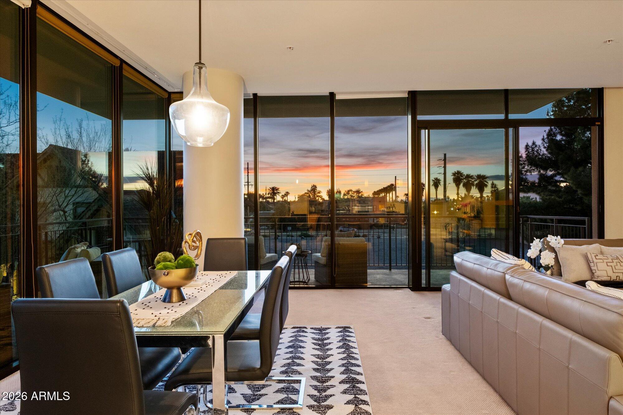 Phoenix, Arizona, 85003, United States, 2 Bedrooms Bedrooms, ,2 BathroomsBathrooms,Residential,Active,2028777