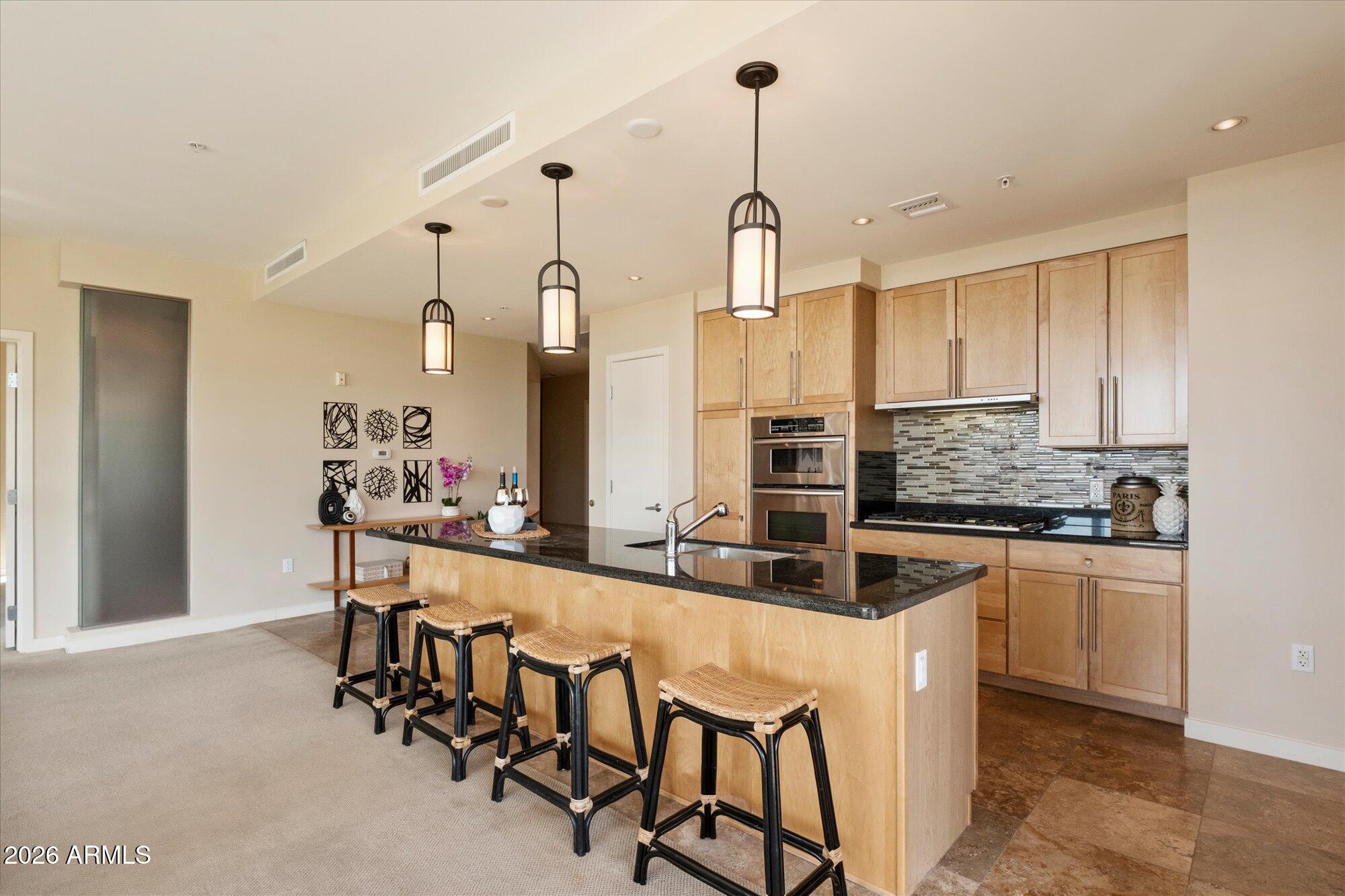 Phoenix, Arizona, 85003, United States, 2 Bedrooms Bedrooms, ,2 BathroomsBathrooms,Residential,Active,2028777