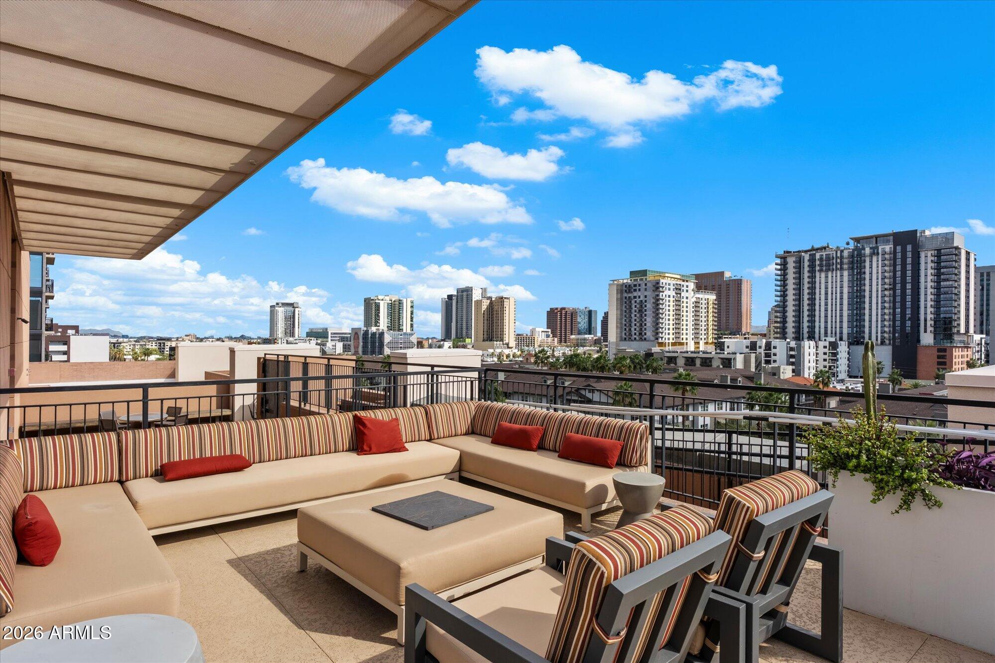 Phoenix, Arizona, 85003, United States, 2 Bedrooms Bedrooms, ,2 BathroomsBathrooms,Residential,Active,2028777