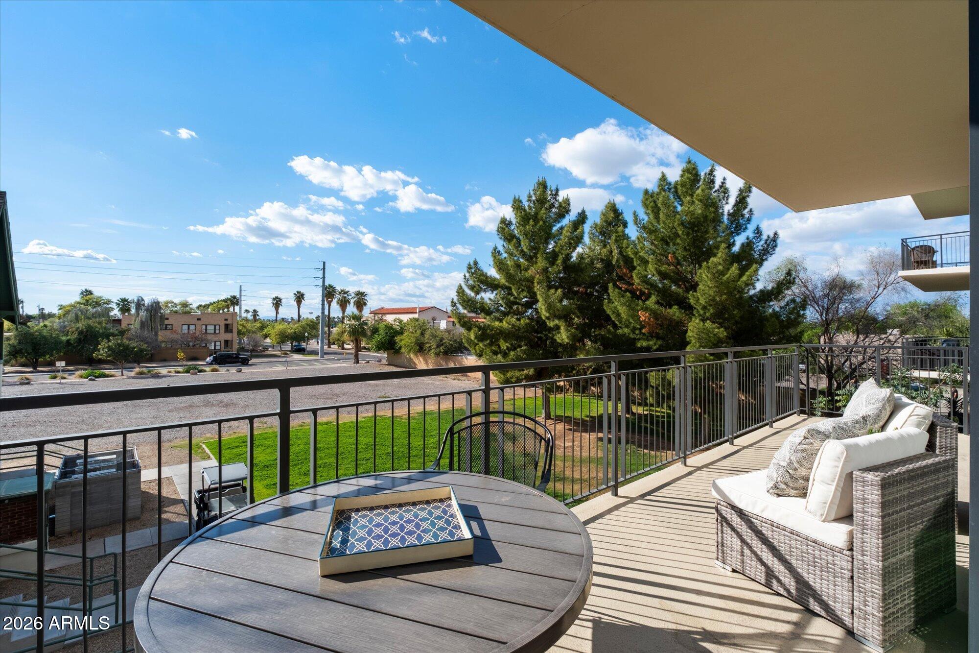 Phoenix, Arizona, 85003, United States, 2 Bedrooms Bedrooms, ,2 BathroomsBathrooms,Residential,Active,2028777