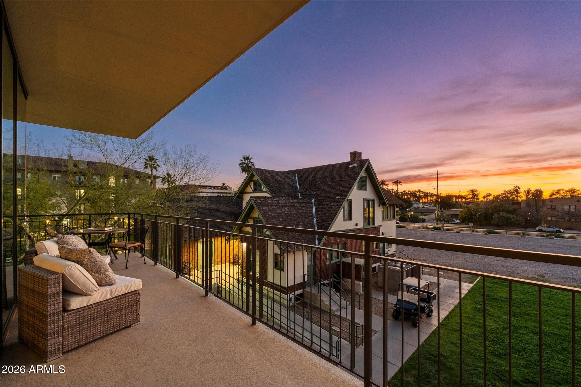 Phoenix, Arizona, 85003, United States, 2 Bedrooms Bedrooms, ,2 BathroomsBathrooms,Residential,Active,2028777