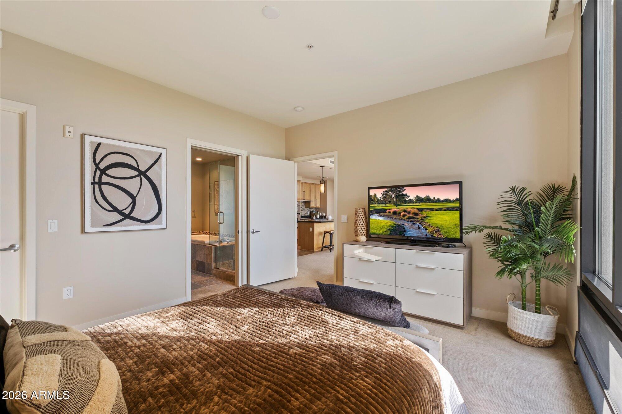 Phoenix, Arizona, 85003, United States, 2 Bedrooms Bedrooms, ,2 BathroomsBathrooms,Residential,Active,2028777