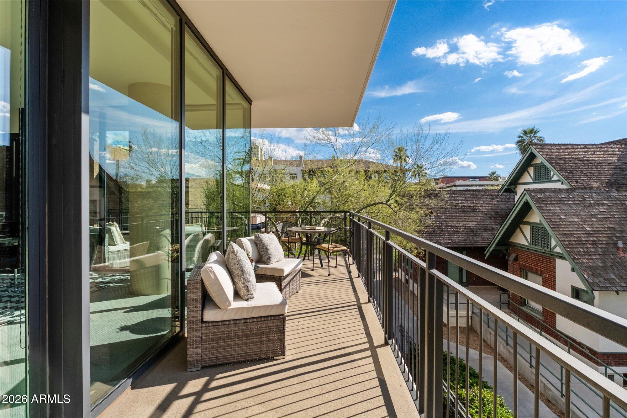 Phoenix, Arizona, 85003, United States, 2 Bedrooms Bedrooms, ,2 BathroomsBathrooms,Residential,Active,2028777