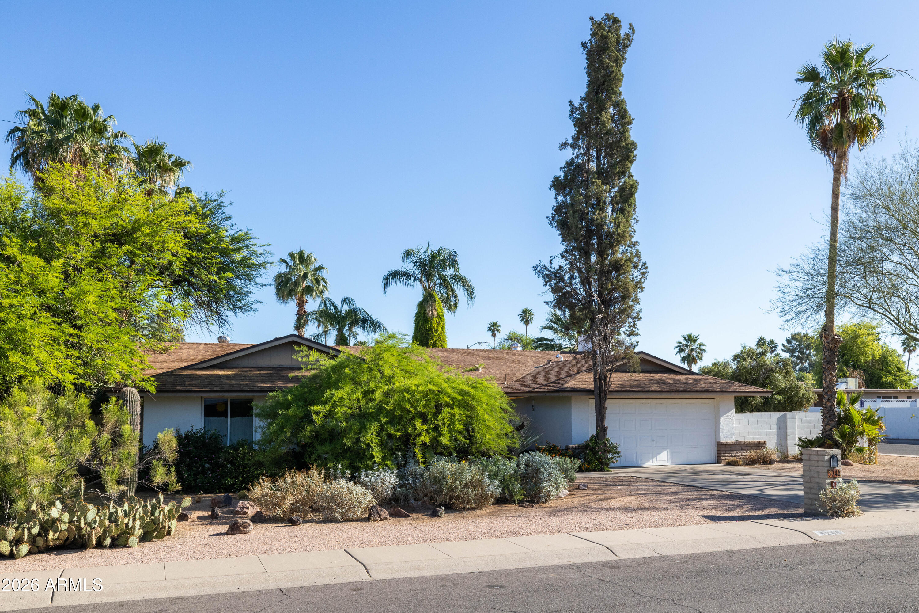 5246 E WINCHCOMB Drive