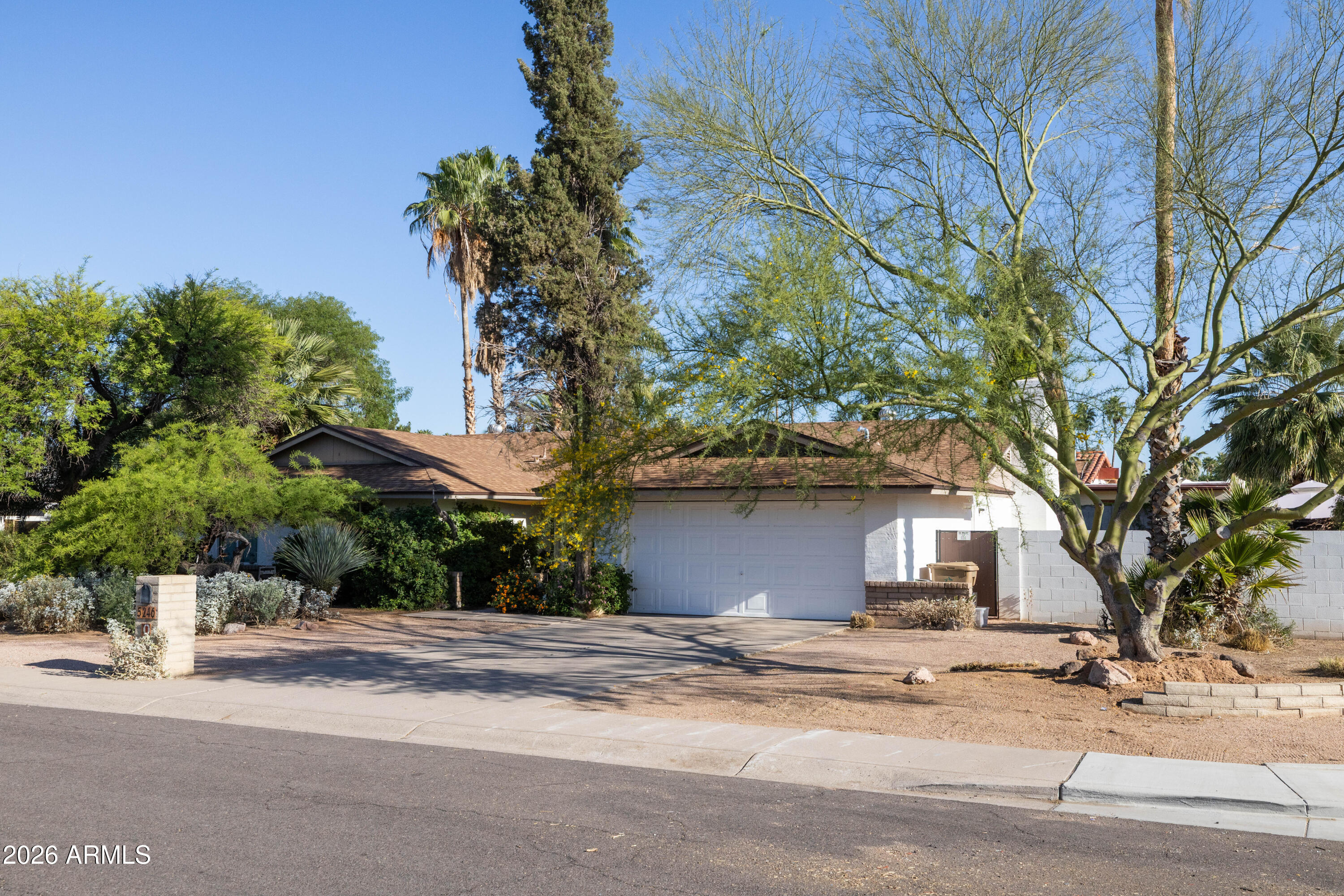 5246 E WINCHCOMB Drive