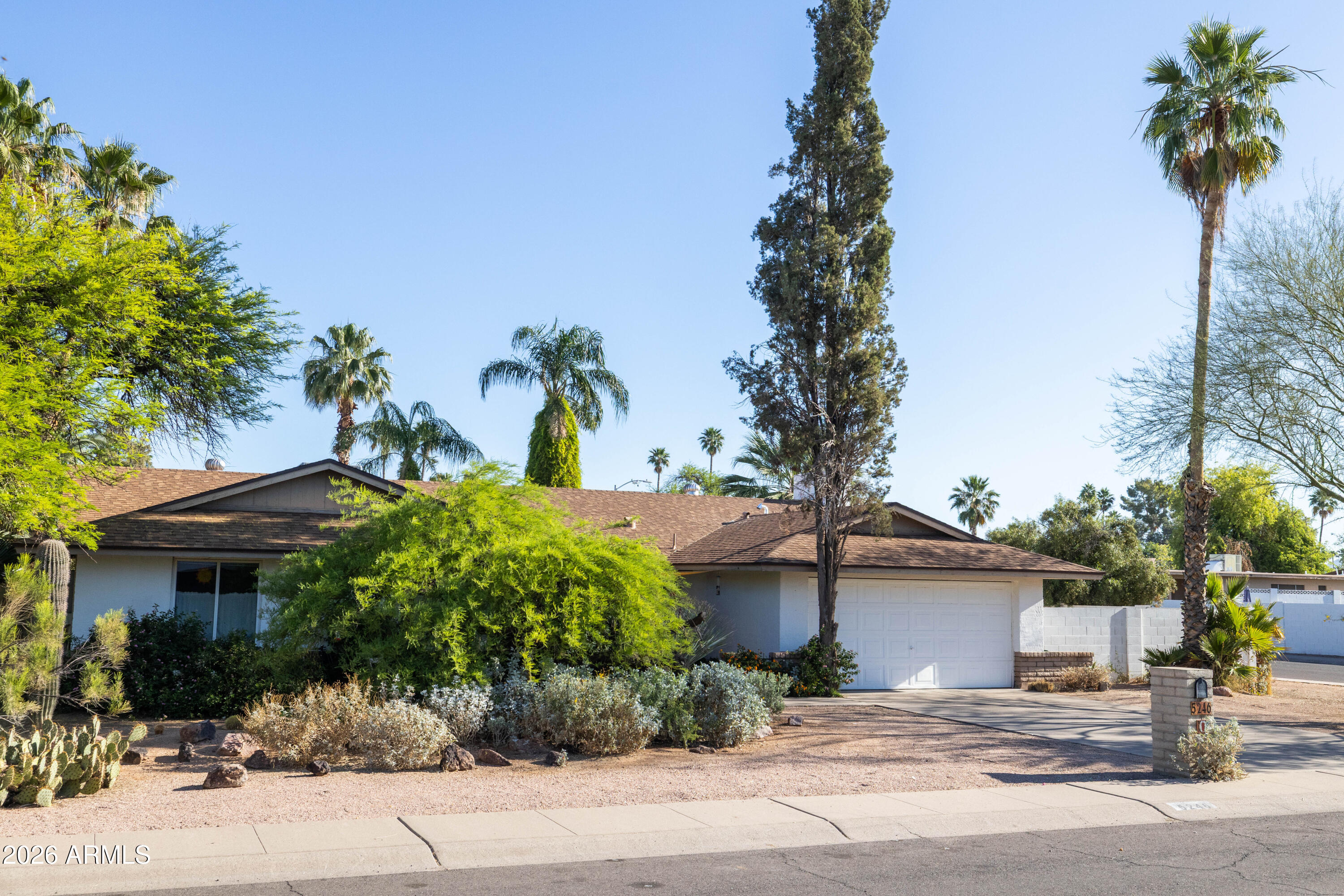 5246 E WINCHCOMB Drive