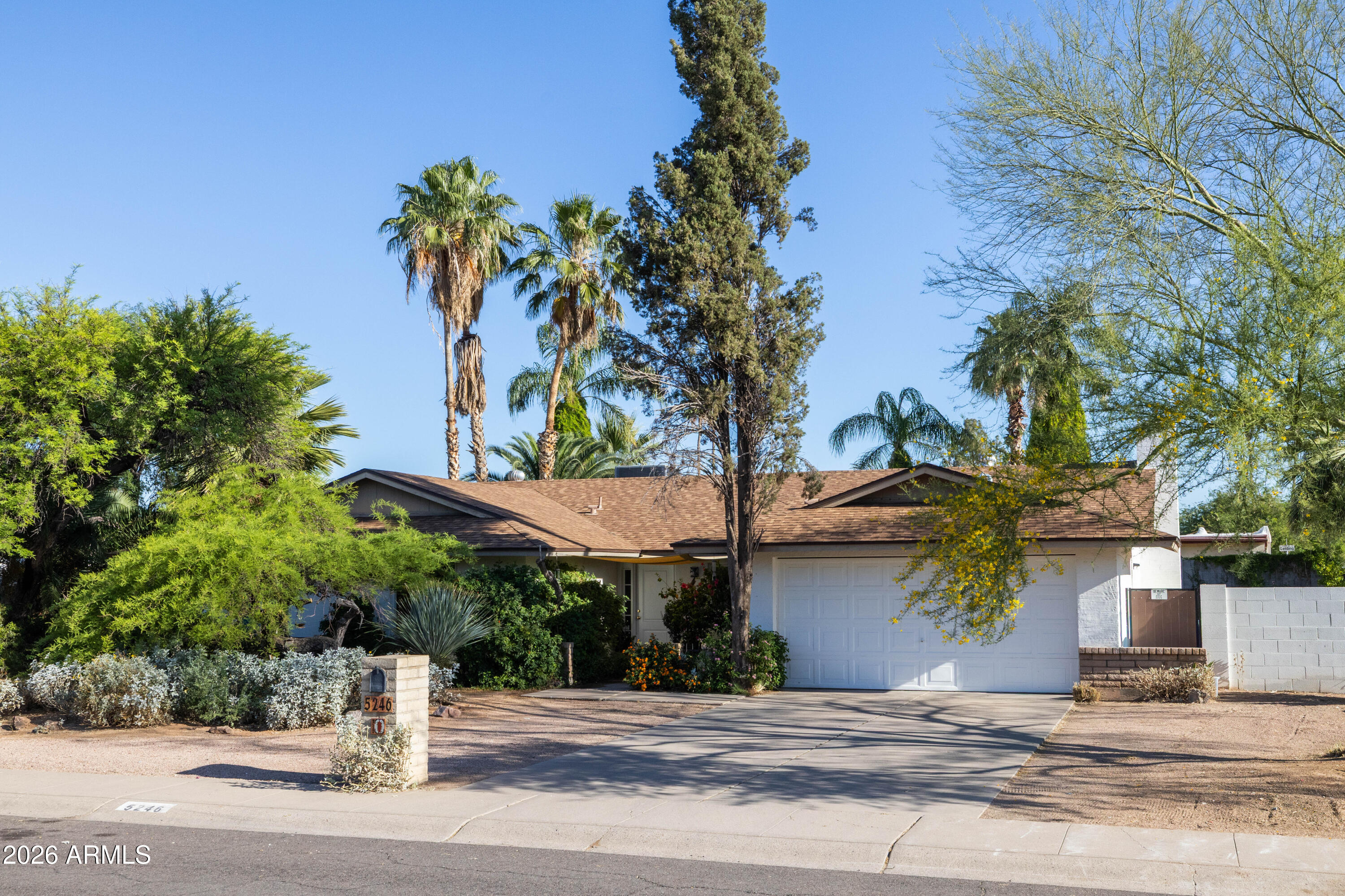 5246 E WINCHCOMB Drive