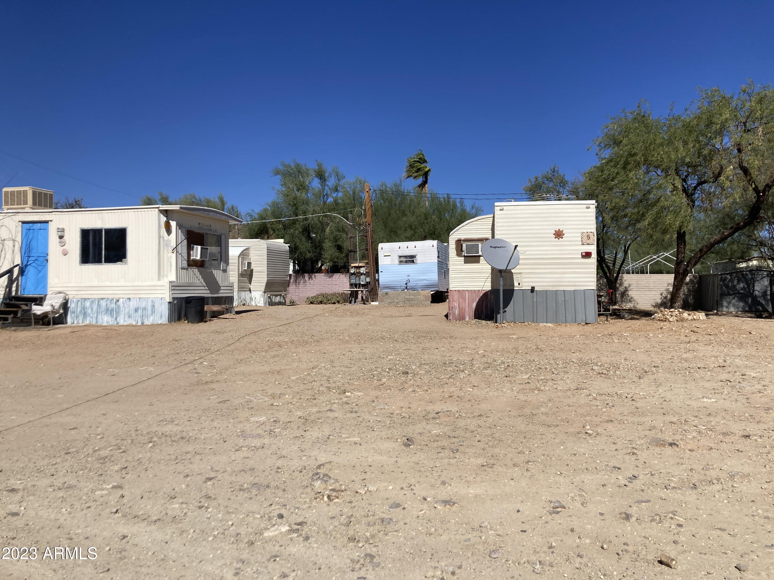 6643 S SPARROW Avenue