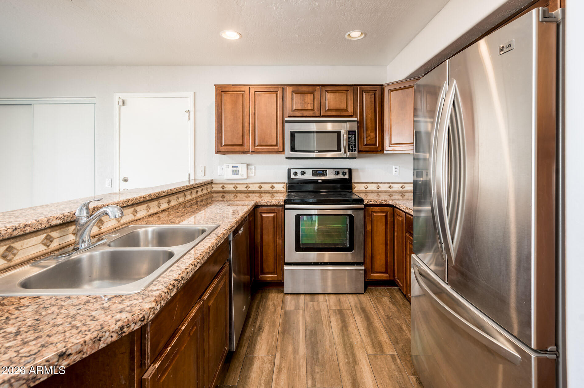 1160 N NANTUCKET Street