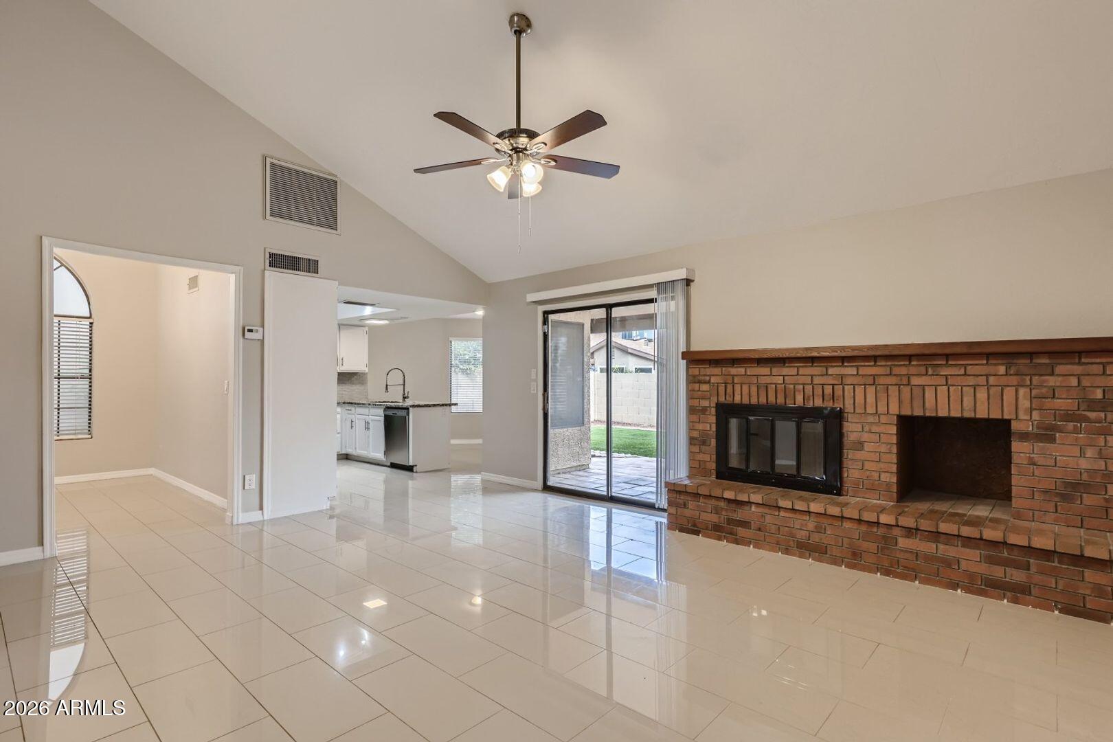 5337 W DESERT HILLS Drive