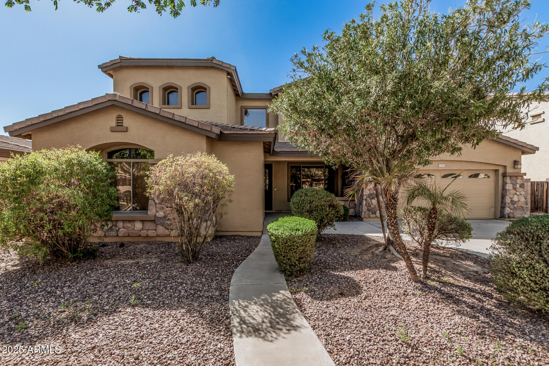 2200 S HOLGUIN Way