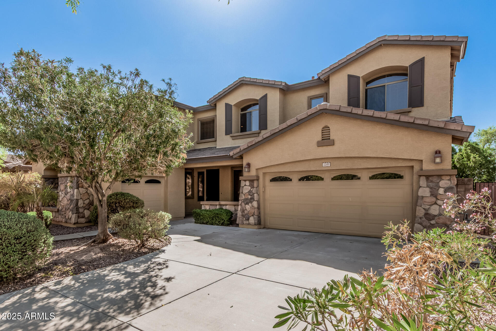 2200 S HOLGUIN Way