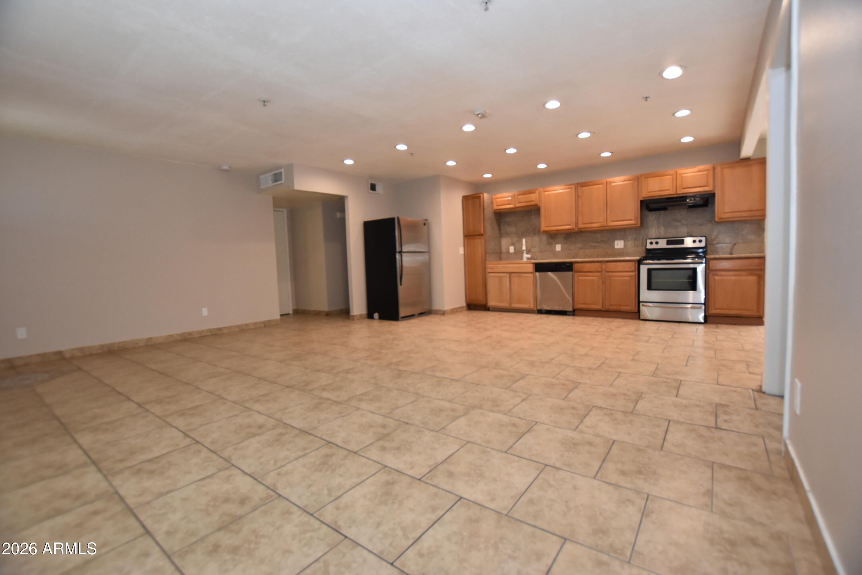 6301 W EARLL Drive