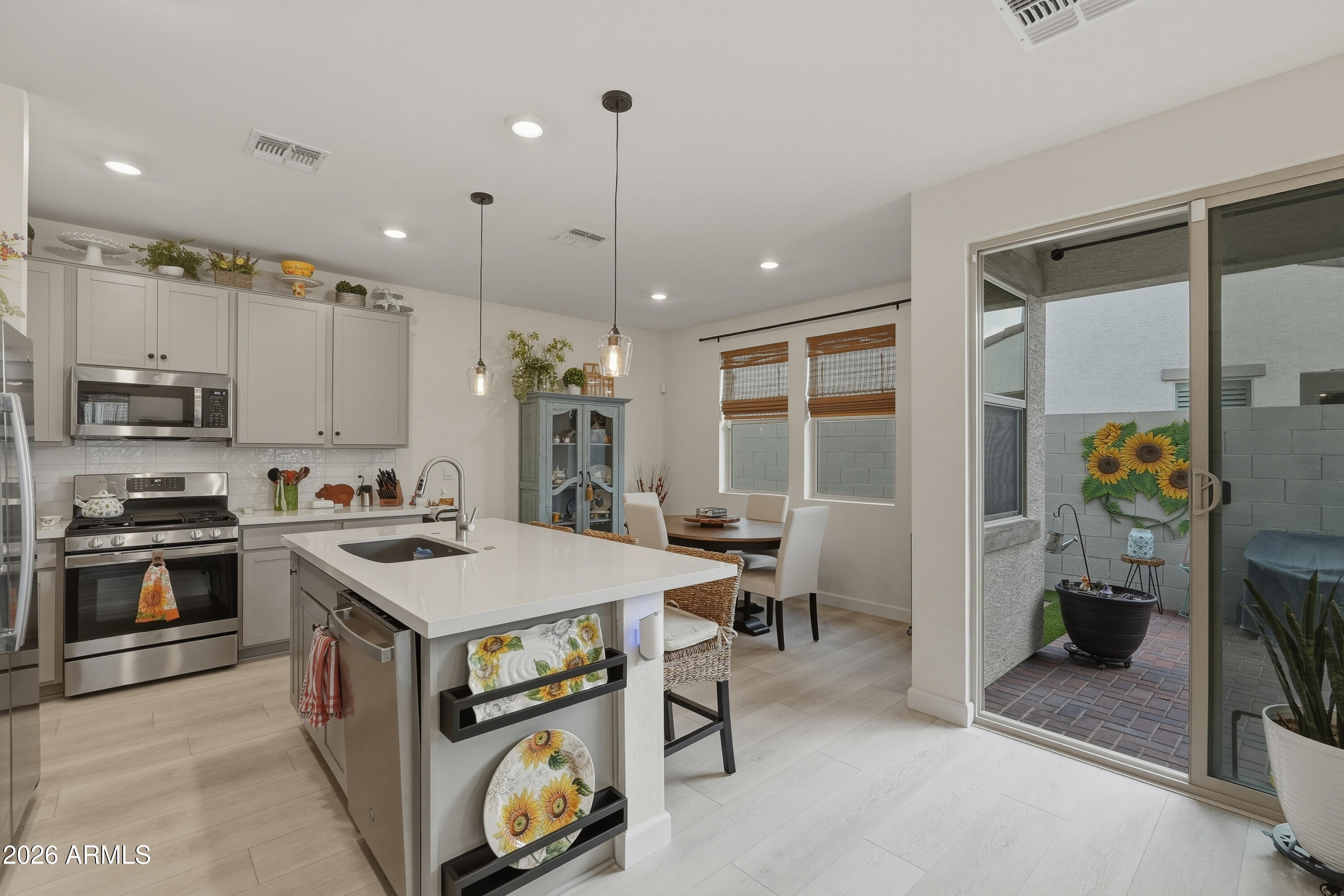 9851 E TAMERY Avenue