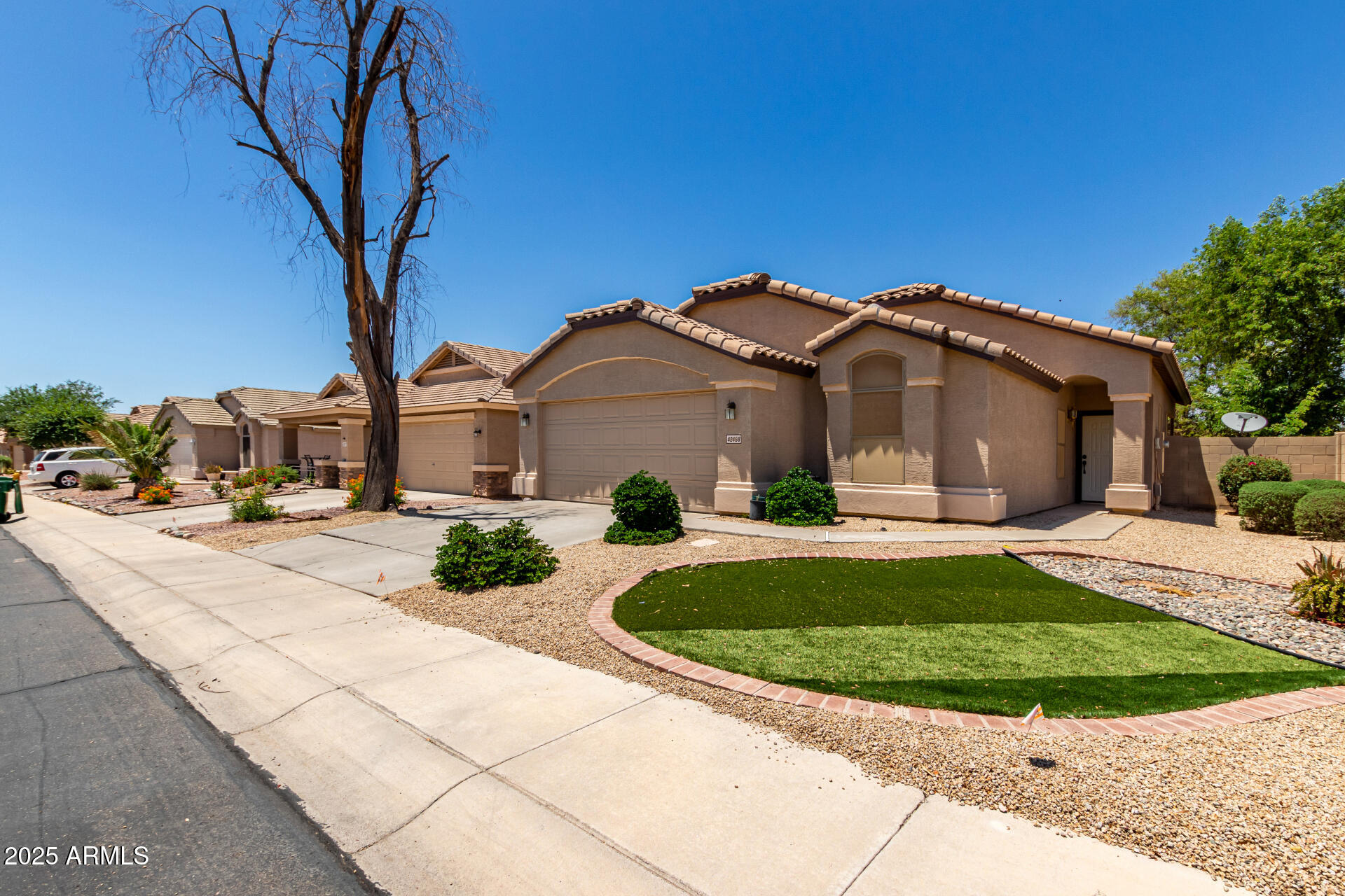 42458 W DESERT FAIRWAYS Drive