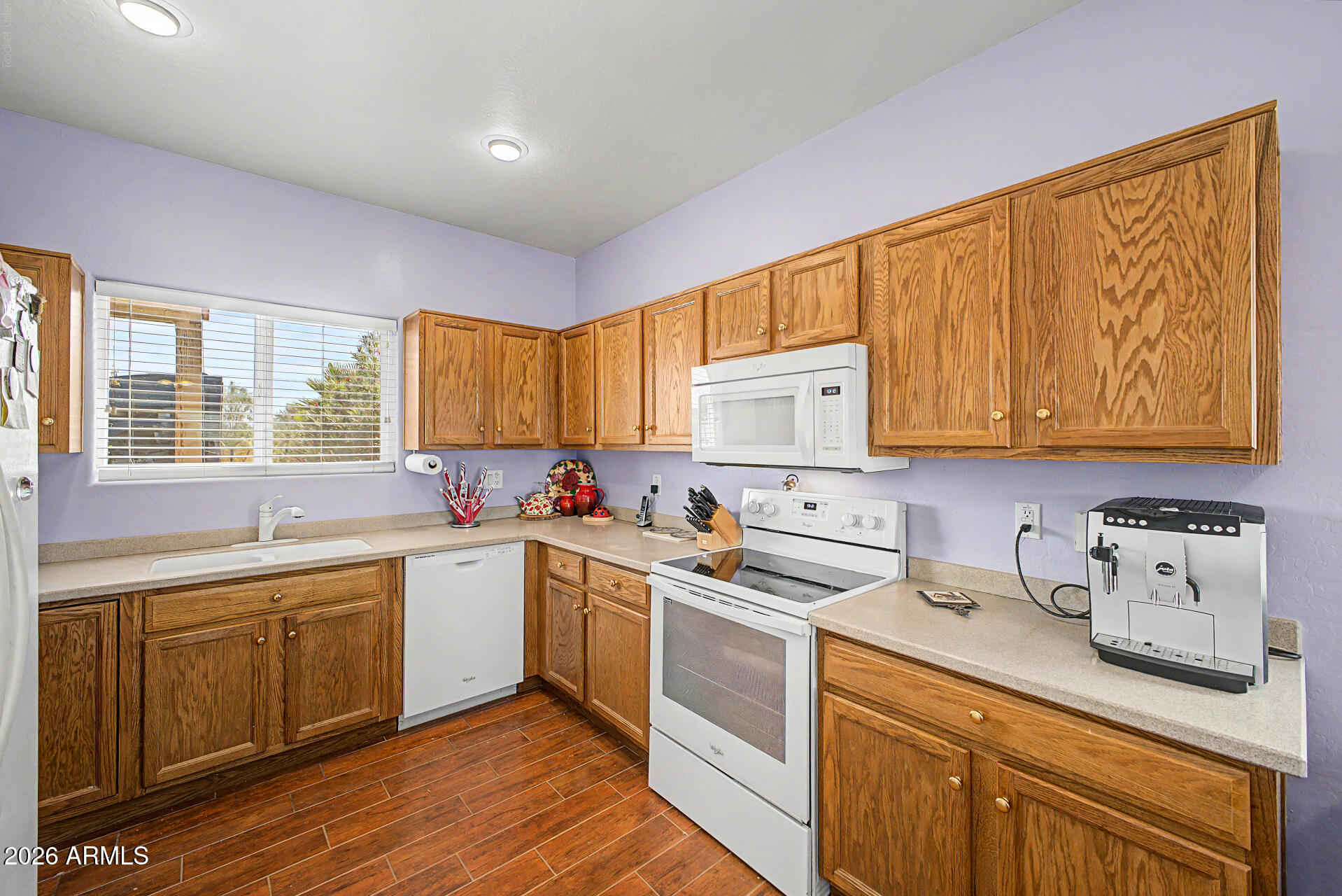 445 W REIZEN Drive