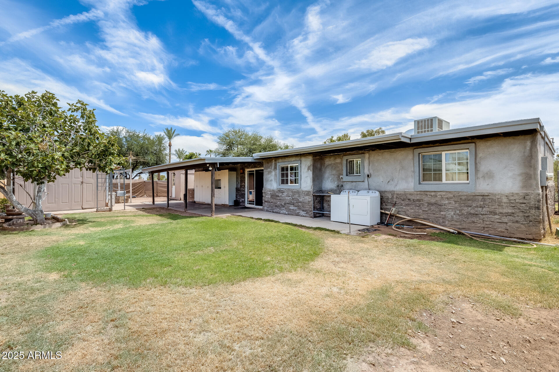 1637 N CHERRY Circle