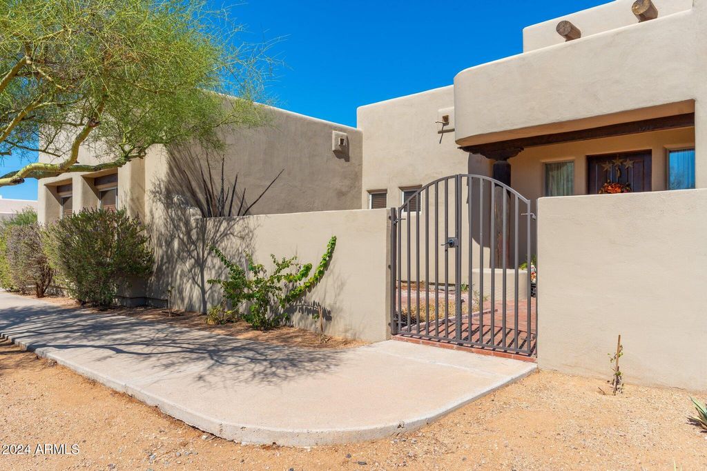 Photo of 6610 E Barwick Drive, Cave Creek, AZ 85331 (MLS # 6968315)
