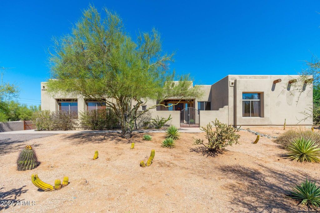 Photo of 6610 E Barwick Drive, Cave Creek, AZ 85331 (MLS # 6968315)