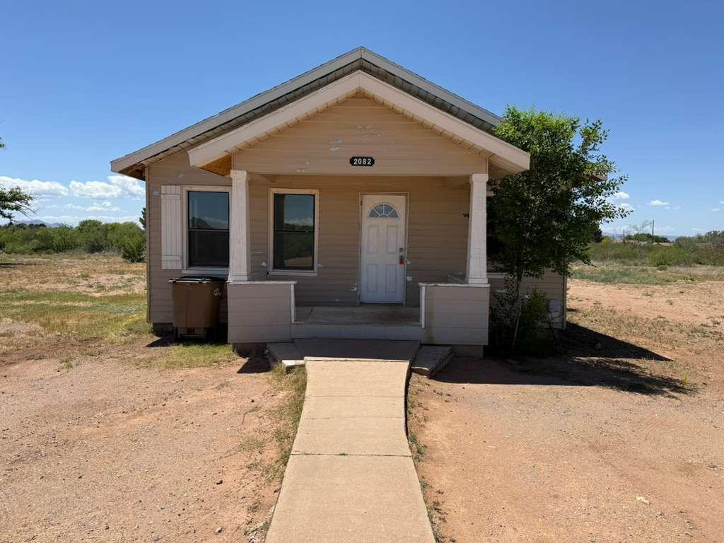 2082 N Cougar Place