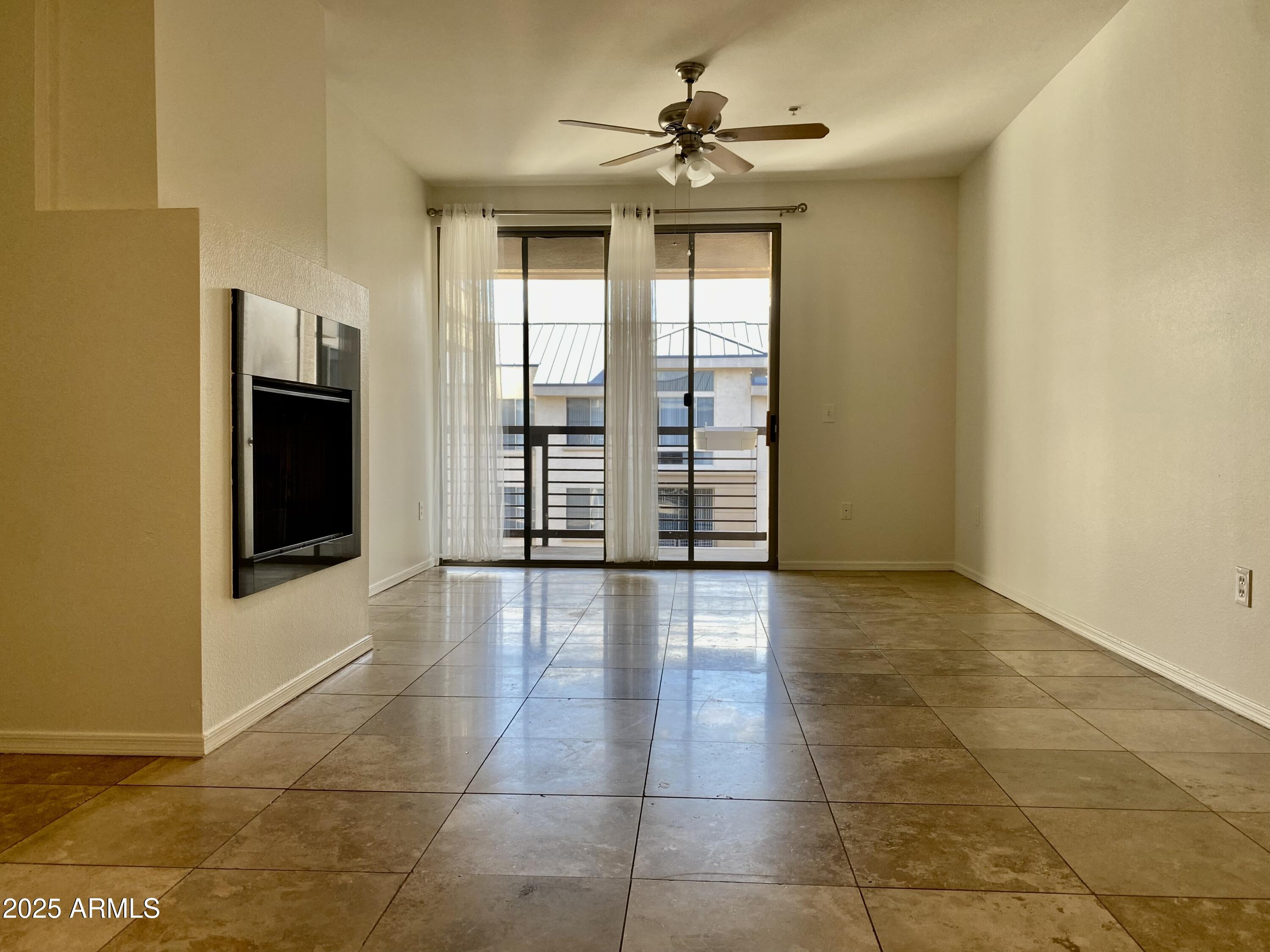 1701 E COLTER Street 429