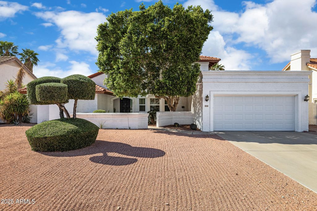 Photo of 6739 W Topeka Drive, Glendale, AZ 85308 (MLS # 6989282)