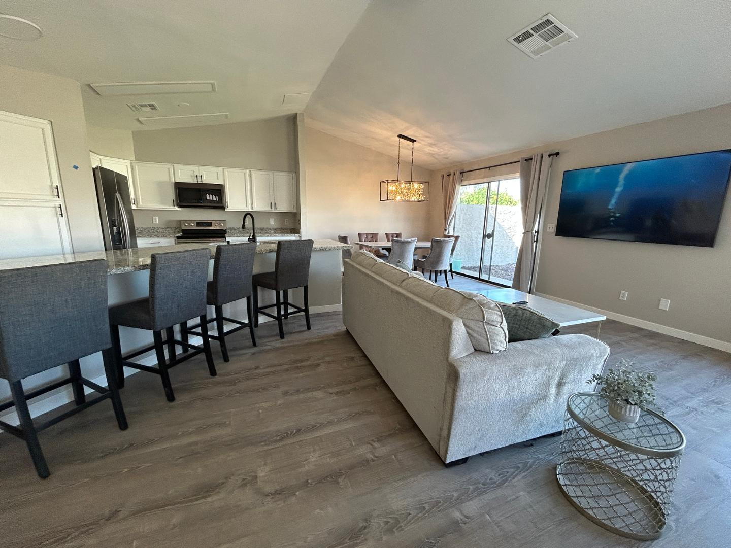 4212 E Sandia Street