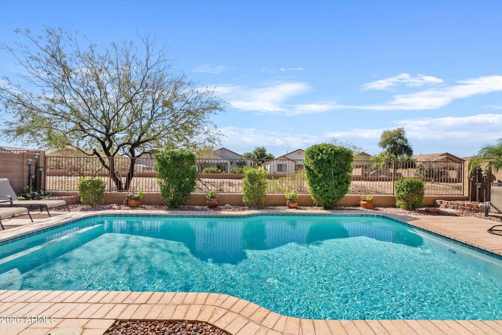 Photo of 105 W Dexter Way, San Tan Valley, AZ 85143 (MLS # 6993364)