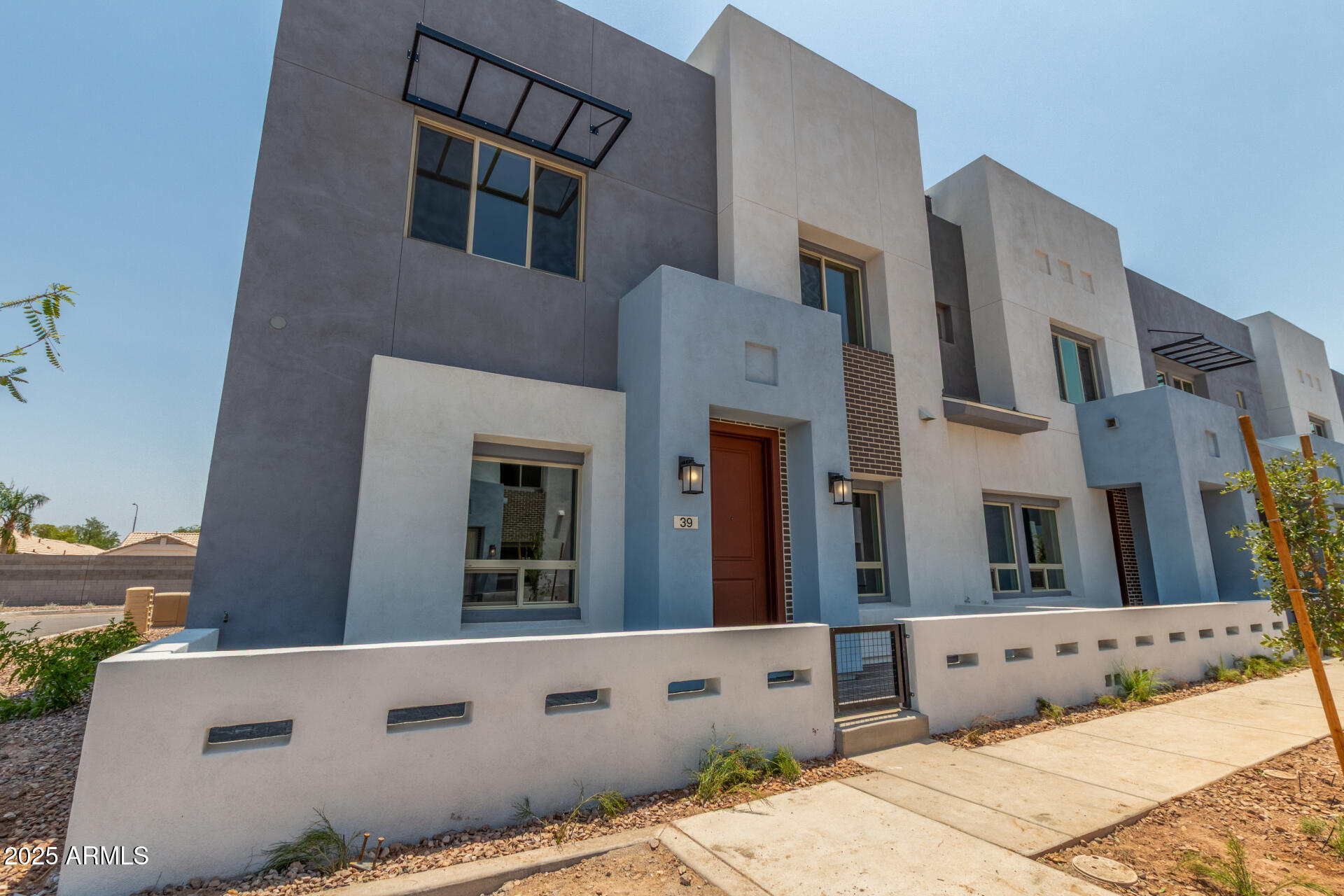 733 E Commonwealth Avenue 20