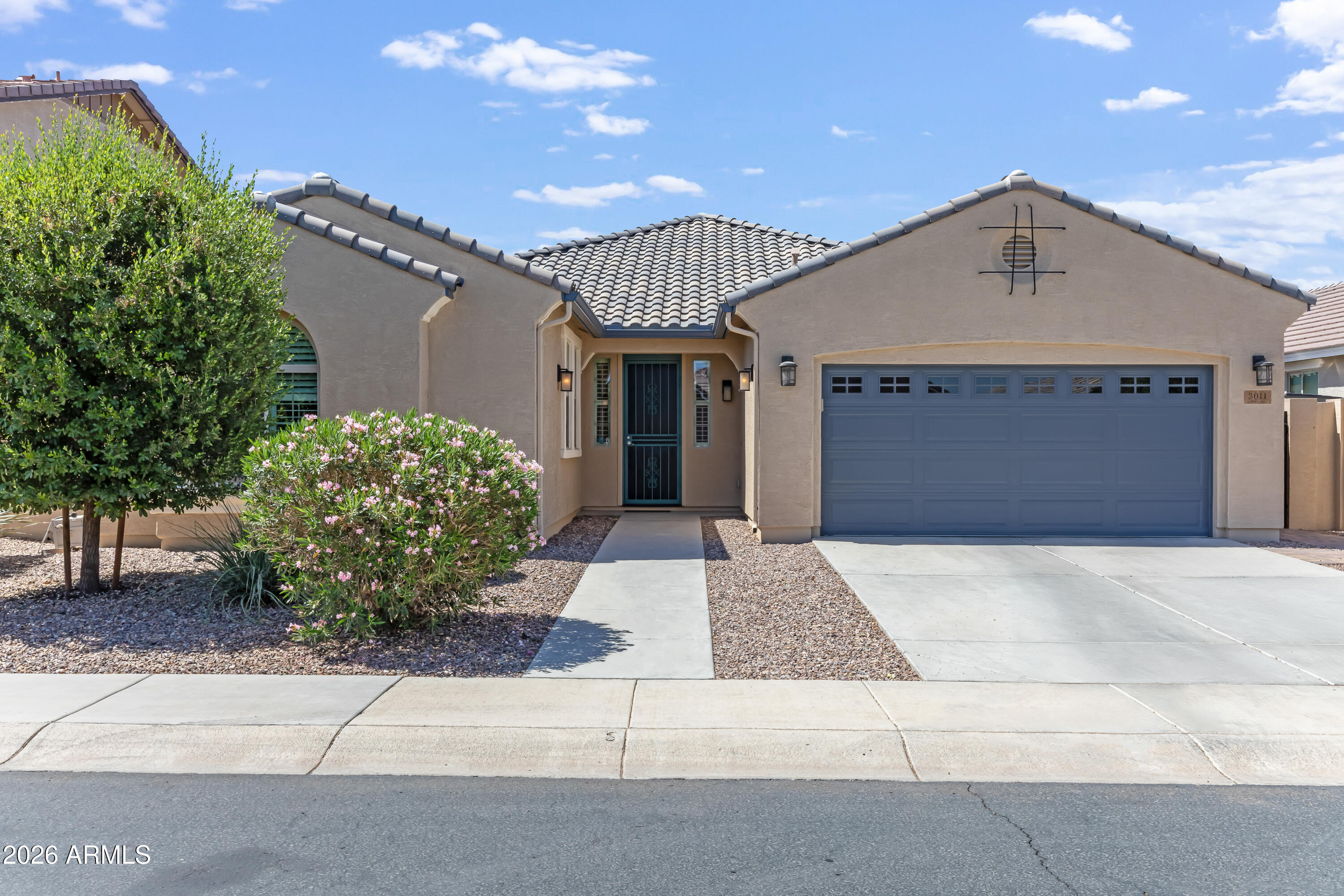 3011 E QUENTON Street